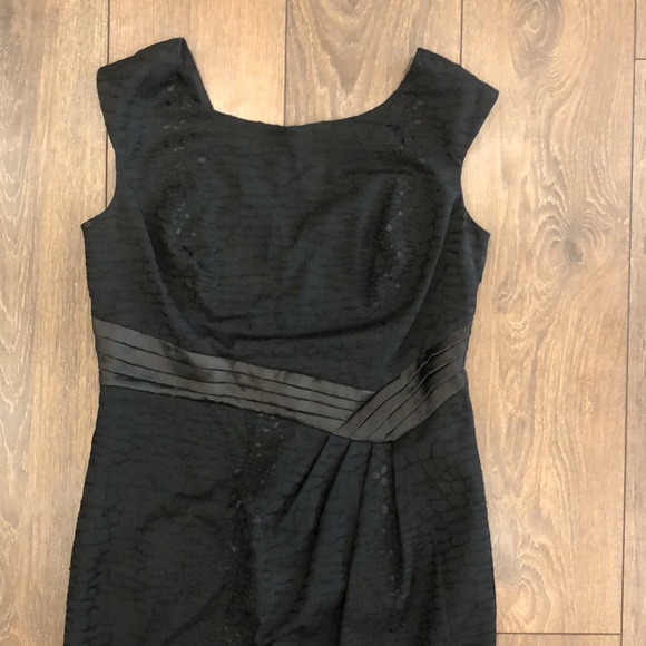 Le Chateau Sleeveless Midi Black Dress Size L - Picture 2 of 8